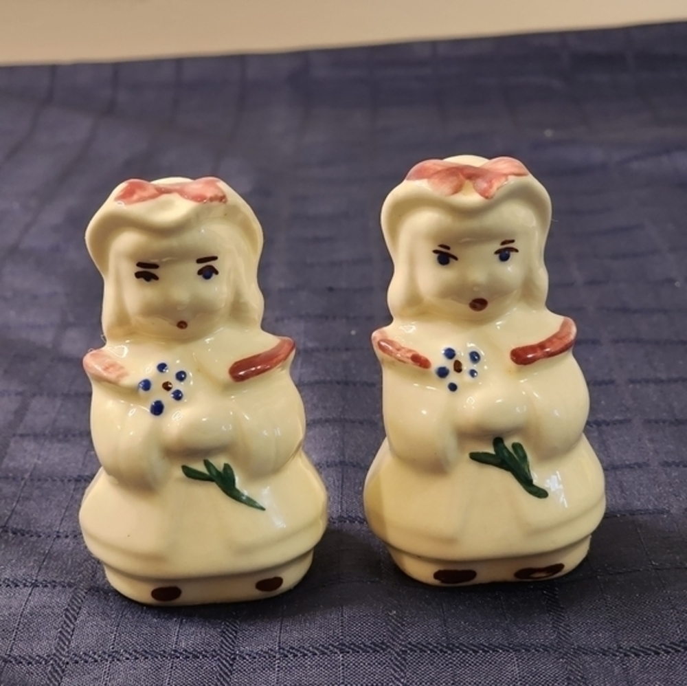 Vintage Shawnee Salt and Pepper Girl With Flower‎